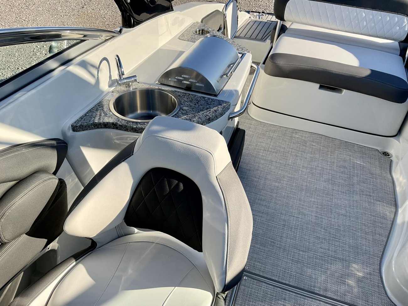 Small lightweight and, durable boats made of aluminum are most often used for freshwater fishing. They are generally very simple craft, featuring riveted or welded aluminum hulls and bench seating.