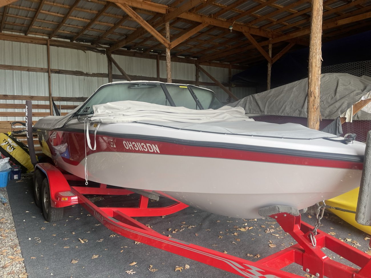 Generally speaking, wakeboard specific boats have weight in the back of the boat and make the wake larger and steeper. Most wakeboard boats will have several features that help to create large wakes.