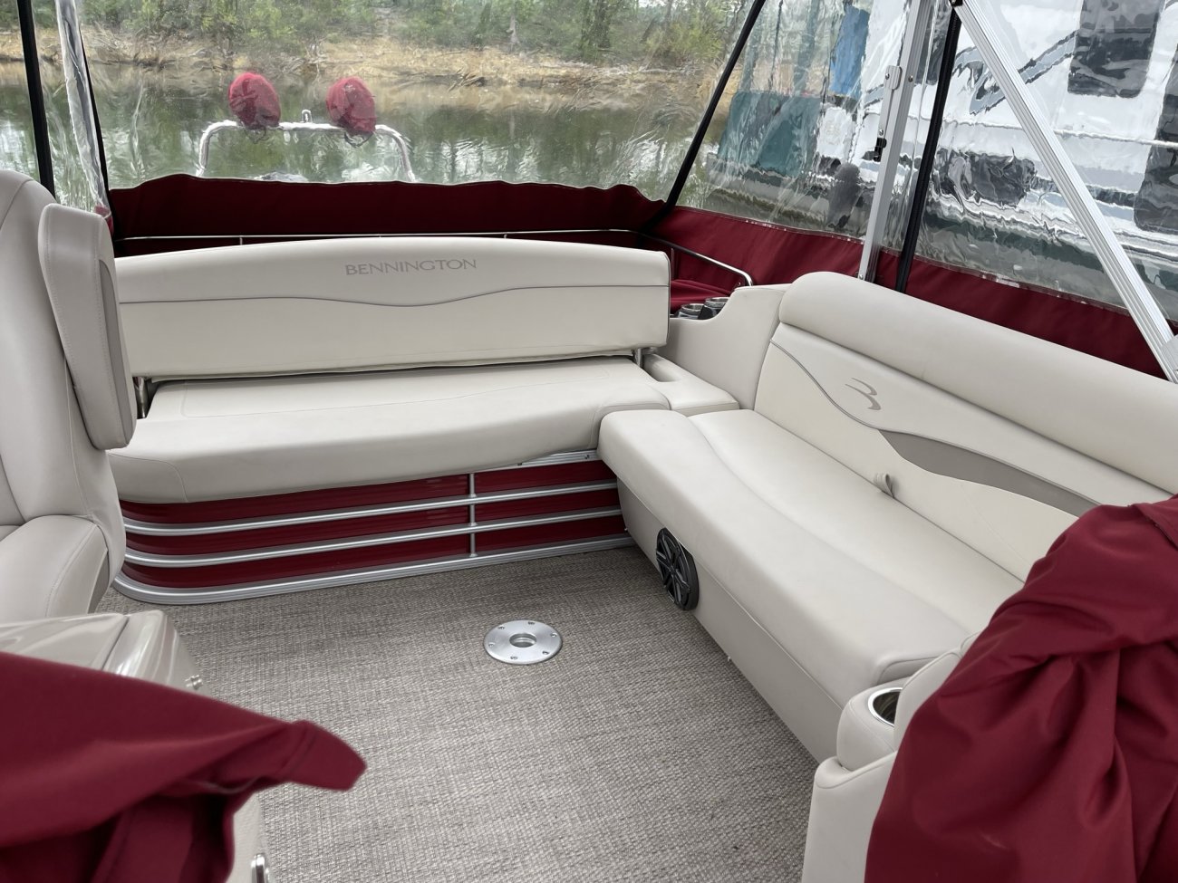 The definition of an outboard motor is a detachable engine mounted on outboard brackets on the stern of your boat.  This configuration will have only one single engine.